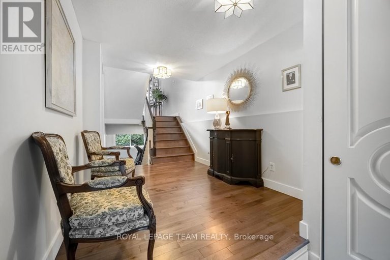 29676551/103-dunbarton-court/cardinal-glen/ottawa/ontario/K1K4L5_29