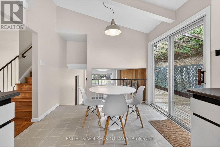 29678412/1795-devlin-crescent/playfair-park/ottawa/ontario/K1H5T5_17