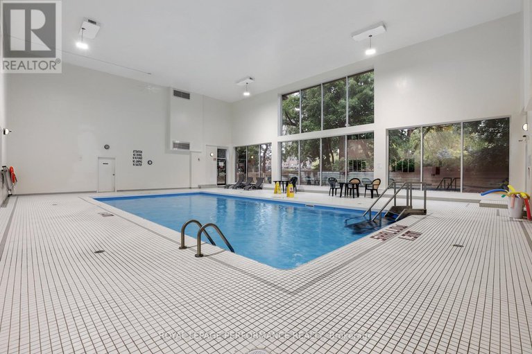 29281188/412-280-brittany-drive/viscount-alexander-park/ottawa/ontario/K1K4M4_30