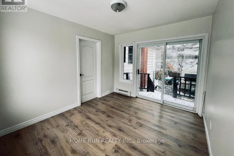 29018998/378-enfield-avenue/vanier/ottawa/ontario/K1L7L3_12