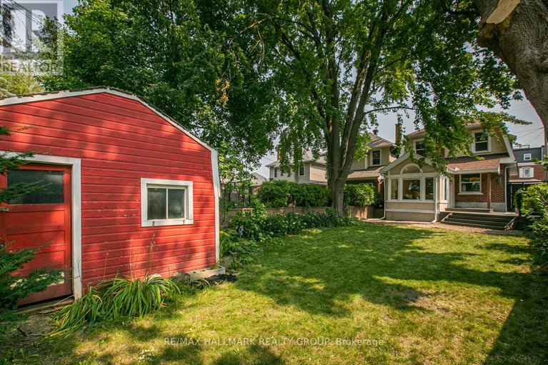 28437104/636-chapel-street/sandy-hill/ottawa/ontario/K1N7Z9_26