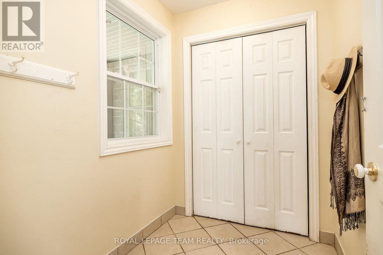 29098667/3651-burritts-rapids-road/north-grenville-twp-kemptville-south/north-grenville/ontario/K0G1N0_13