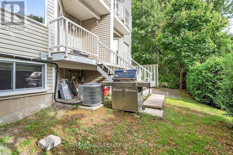 28769333/11-1400-wildberry-court/chapel-hill/ottawa/ontario/K1C7K6_17