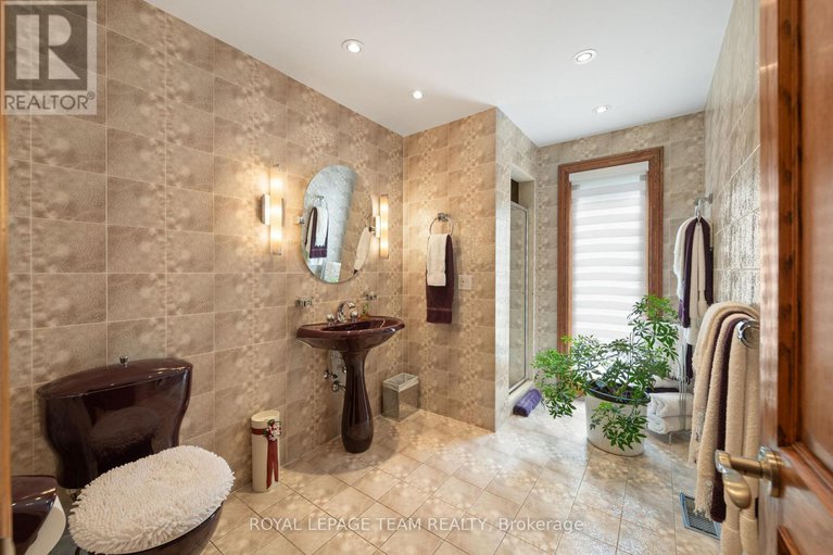 28150557/10-nancy-avenue/sheahan-estatestrend-village/ottawa/ontario/K2H8L4_20