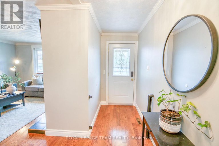 29083741/12-oakview-avenue/meadowlandscrestview/ottawa/ontario/K2G3A1_6