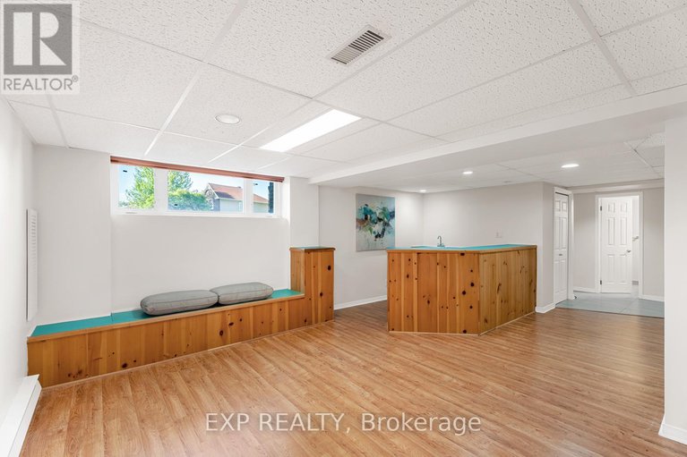 28330540/1822-thornecrest-street/chapel-hill/ottawa/ontario/K1C6K9_33