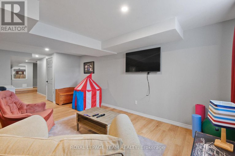 28427098/240-boyd-street/carleton-place/carleton-place/ontario/K7C0H3_39