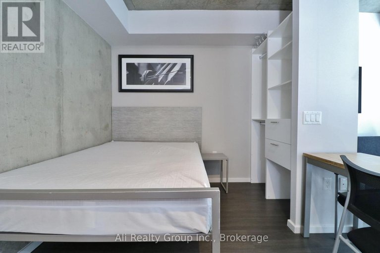 29652353/2701-105-champagne-avenue-s/west-centre-town/ottawa/ontario/K1S5E5_13