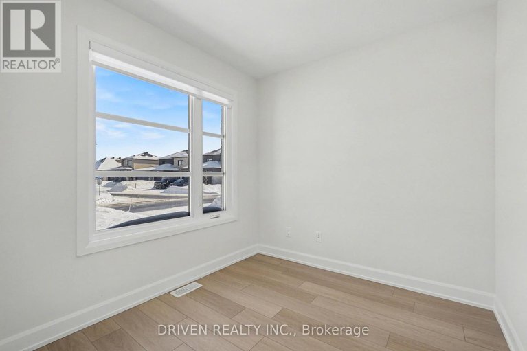 29363942/429-aurora-street/russell-twp/russell/ontario/K4R0L3_6