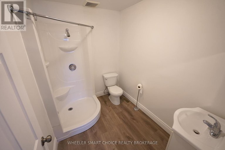 29131494/7-adam-dixon-avenue/long-sault/south-stormont/ontario/K0C1P0_5