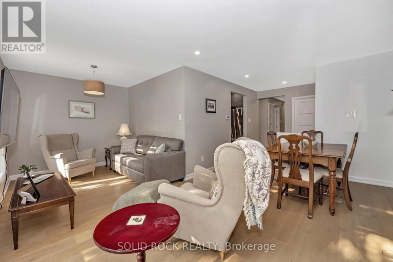 28414092/1229-erindale-drive/copeland-park/ottawa/ontario/K2C2G2_8