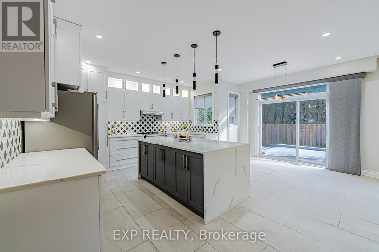 29139967/11-wellsmere-court/rideau-heightsrideau-river/ottawa/ontario/K2E8C2_17