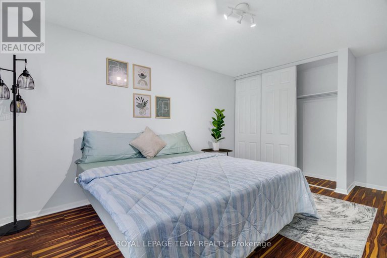 28449355/l-5-banner-road/sheahan-estatestrend-village/ottawa/ontario/K2H8T3_16