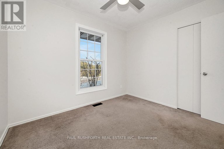 29381934/224-kennedy-lane-w/bilberry-creekqueenswood-heights/ottawa/ontario/K1E1G6_26