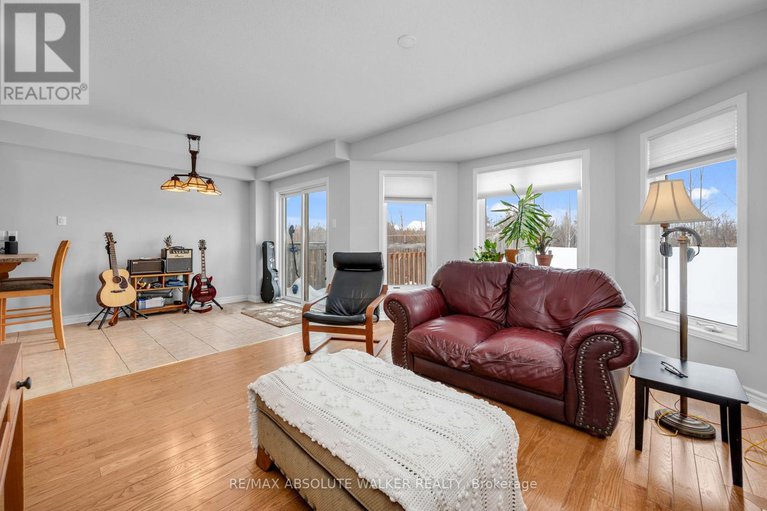 29392519/2351-glandriel-crescent/springridgeeast-village/ottawa/ontario/K4A4S8_11