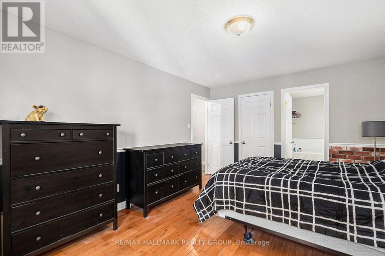 29443569/64-grenadier-way/longfields/ottawa/ontario/K2J4L5_29