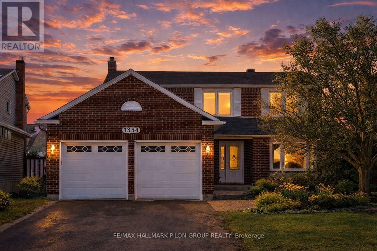 29602216/1354-mountainside-crescent/bilberry-creekqueenswood-heights/ottawa/ontario/K1E3G5_1