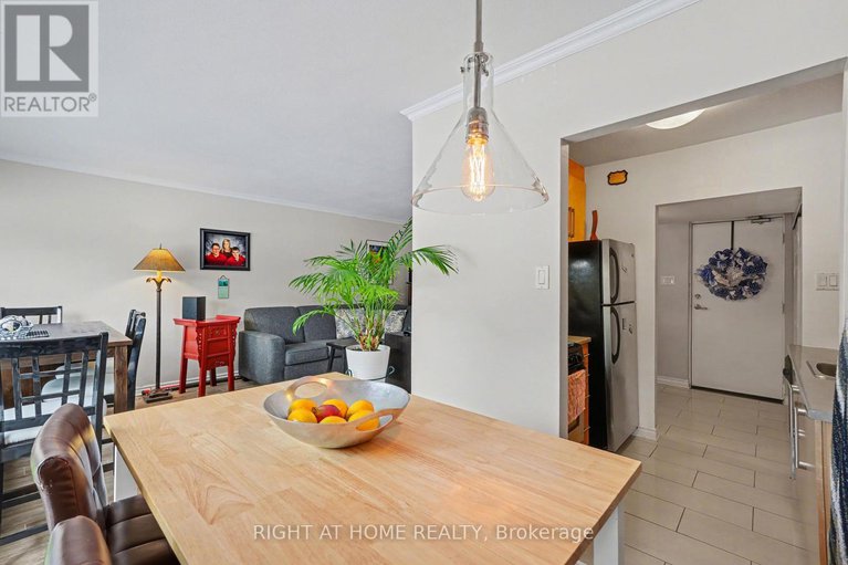 29439108/121-12-corkstown-road/lakeview-park/ottawa/ontario/K2H5B3_11