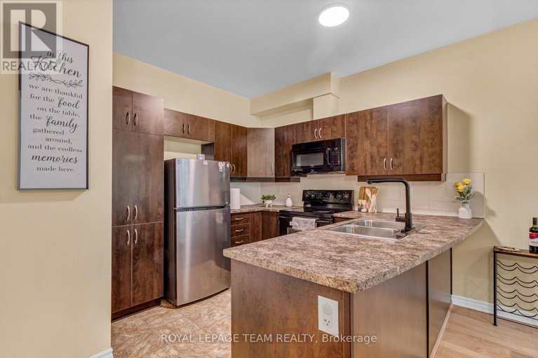 28548411/b-96-stonehaven-drive/bridlewood/ottawa/ontario/K2M0C4_11