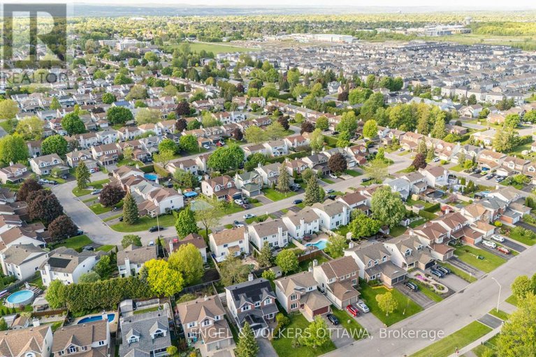 28489478/6149-westwater-crescent/orleans-village/ottawa/ontario/K1W1E1_49