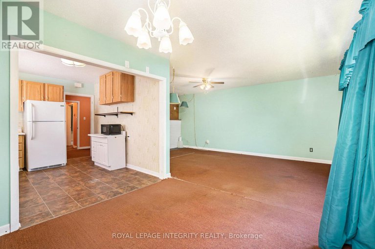 28649416/14-mulvagh-avenue/borden-farmstewart-farmcarleton-heightsparkwood-hills/ottawa/ontario/K2E6M6_11