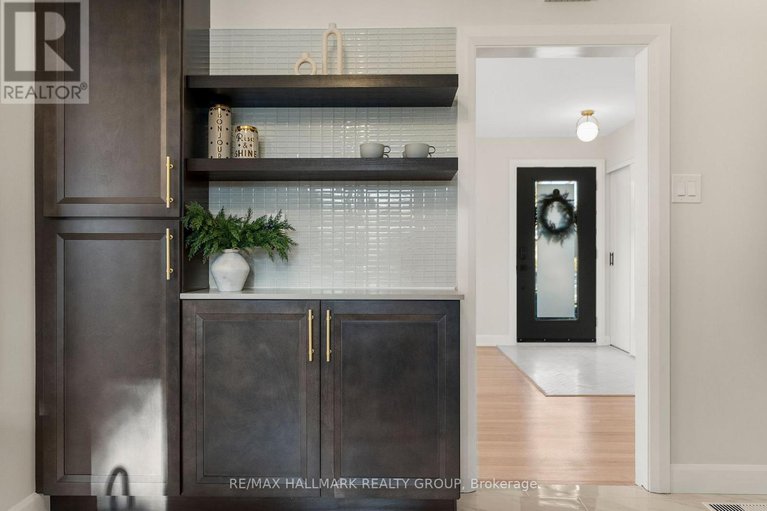 29161672/942-elsett-drive/elmvale-acresurbandale/ottawa/ontario/K1G2S9_17