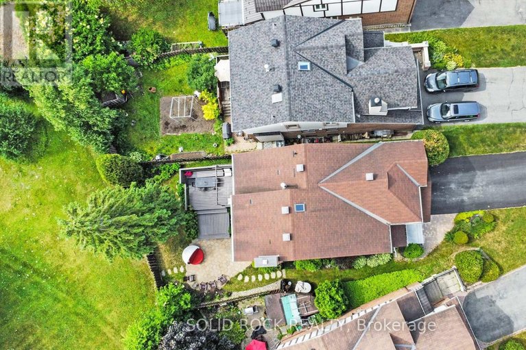 29618484/51-pemberton-crescent/manordale/ottawa/ontario/K2G4Y9_6