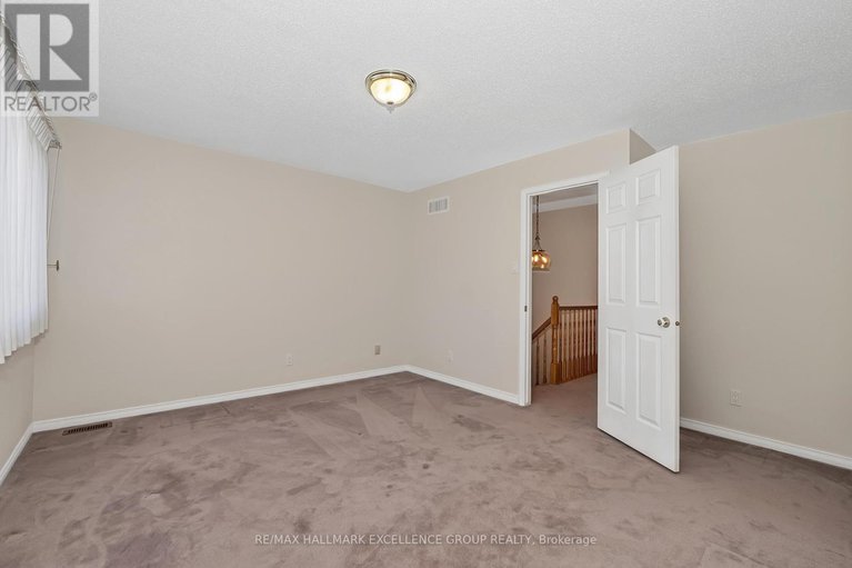 29046718/1556-tonilee-drive/carson-grove/ottawa/ontario/K1J1C1_24