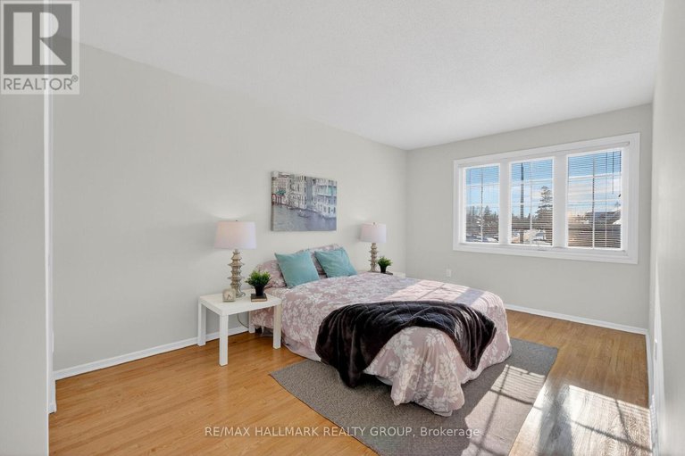 29361218/111-1061-meadowlands-drive/carleton-square/ottawa/ontario/K2C0K5_25