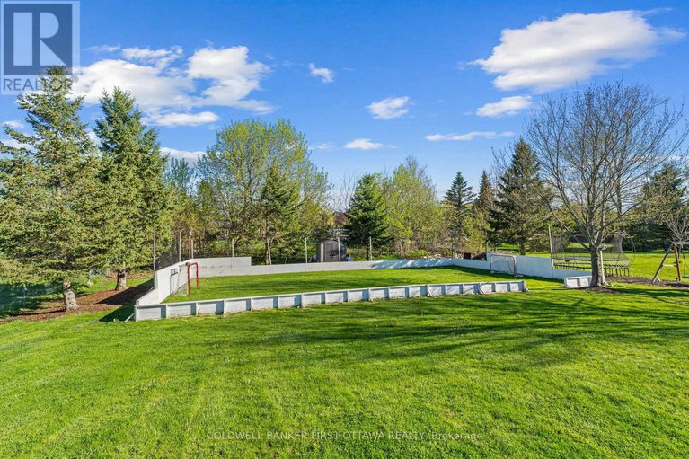 28399628/1379-potter-drive/manotick-village-manotick-estates/ottawa/ontario/K4M1C3_43