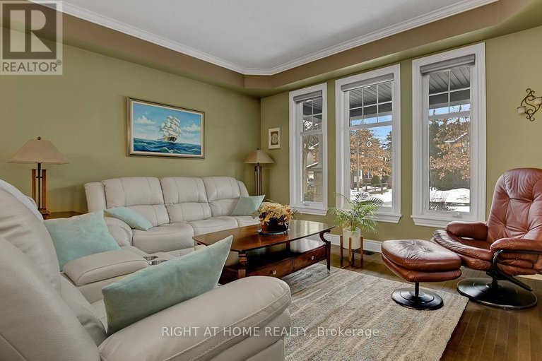 29641405/701-everlasting-crescent/springridgeeast-village/ottawa/ontario/K4A0K2_5