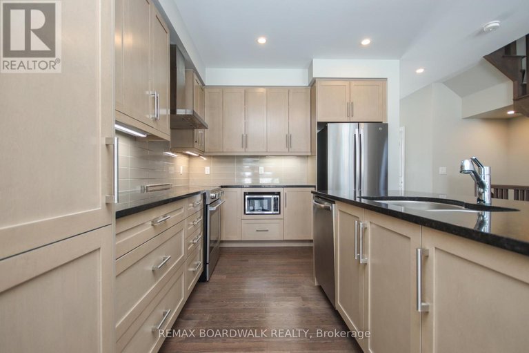 29643947/74-michael-stoqua-street/cfb-rockcliffe-and-area/ottawa/ontario/K1K5A2_8