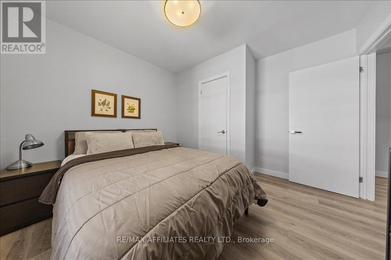 28869216/381-spartan-avenue/vanier/ottawa/ontario/K1K1J6_21
