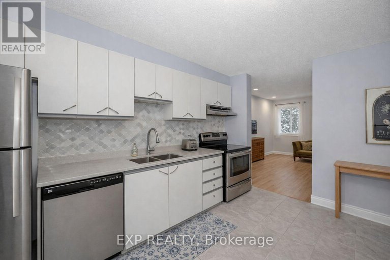 29447128/48-castlegreen-private/hunt-club-parkgreenboro/ottawa/ontario/K1T3N4_7