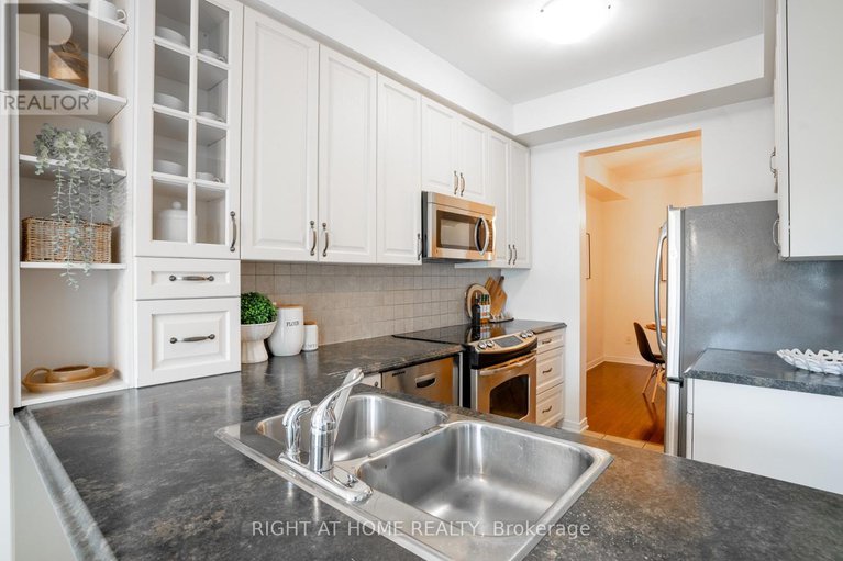 29234622/540-barrick-hill-road/emerald-meadowstrailwest/ottawa/ontario/K2M0B4_12