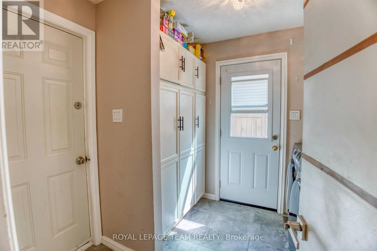 28854199/8-huntsman-crescent/bridlewood/ottawa/ontario/K2M1J2_17
