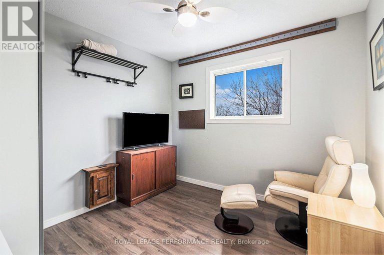 29119259/6349-st-louis-drive/hiawatha-parkconvent-glen/ottawa/ontario/K1C2X9_19