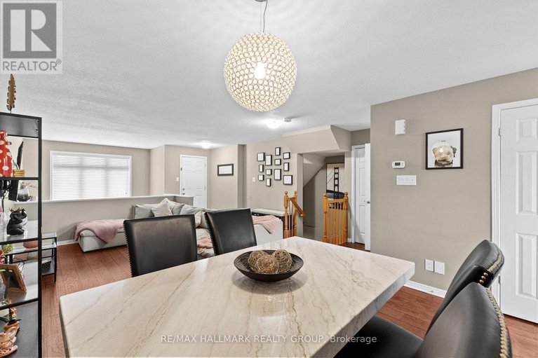 29431775/358-galston-private/mer-bleuebradley-estatesanderson-park/ottawa/ontario/K1W0G3_21