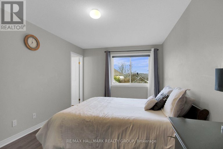 28570311/4320-owl-valley-drive/riverside-southgloucester-glen/ottawa/ontario/K1V1L8_27