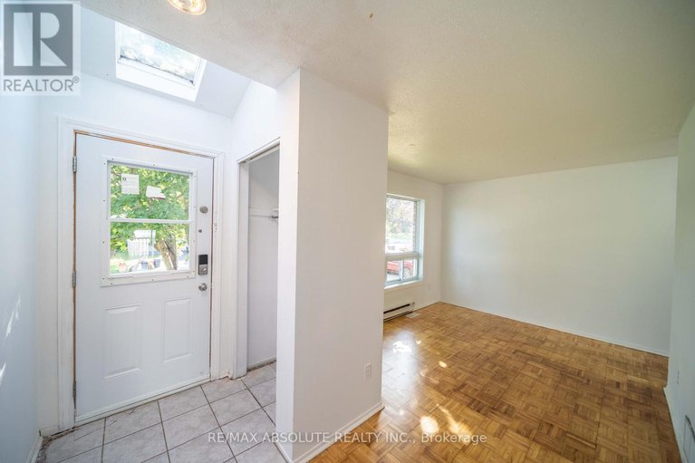 28835290/294-therese-avenue/town-of-rockland/clarence-rockland/ontario/K4K1G9_9
