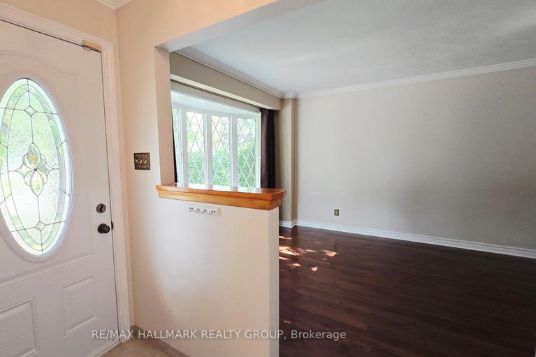 28842722/38-hadley-circle/bells-corners/ottawa/ontario/K2H6N9_22
