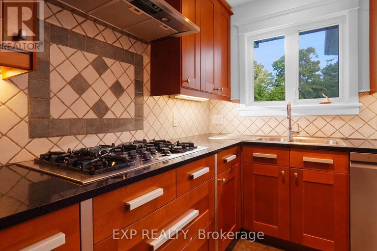 27934757/72-delong-drive/rothwell-heights/ottawa/ontario/K1J7E1_12