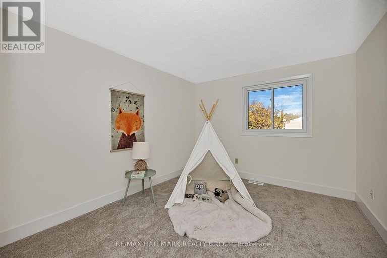 29051310/698-malibu-terrace/courtland-park/ottawa/ontario/K2C3T8_25