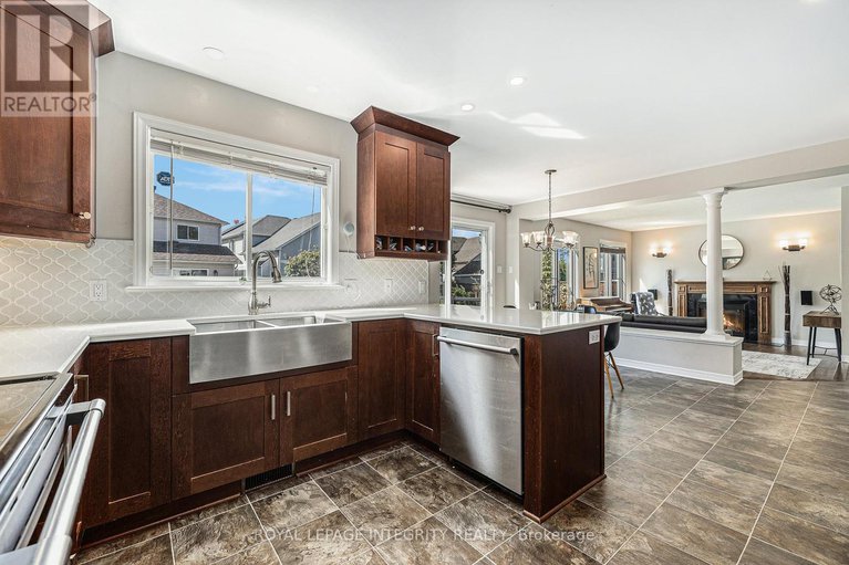 28906103/10-maybrook-place/barrhaven-east/ottawa/ontario/K2G6H6_16