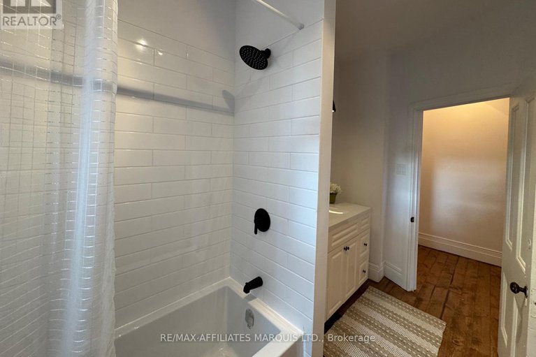 29078821/11-elgin-street-e/alexandria/north-glengarry/ontario/K0C1A0_31