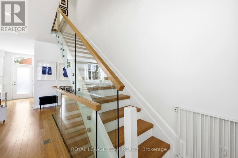 29580105/526-edison-avenue/mckellarhighland/ottawa/ontario/K2A3Y5_20