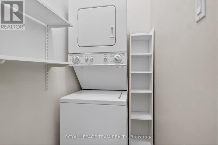 29237185/5553-doctor-leach-drive/manotick-village-manotick-estates/ottawa/ontario/K4M1L6_12