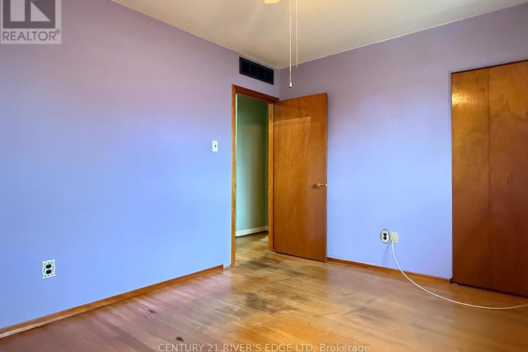 29085138/2527-needham-crescent/brookfield-gardens/ottawa/ontario/K1V6K1_21