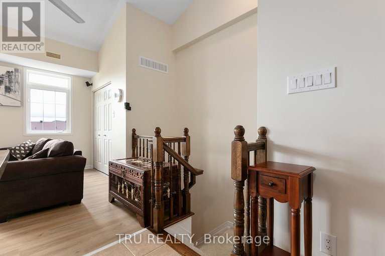 28382160/107l-artesa-private/emerald-meadowstrailwest/ottawa/ontario/K2S0J8_5
