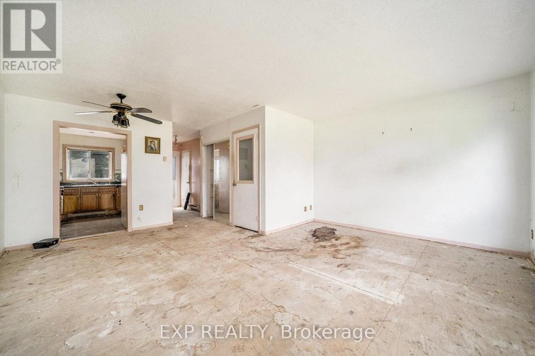 28577160/4e-39-woodvale-green/craig-henrywoodvale/ottawa/ontario/K2G4G8_6